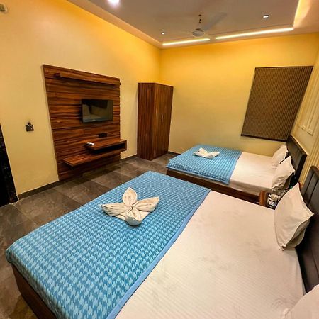 Gsm Hotel Vrindāvan Extérieur photo