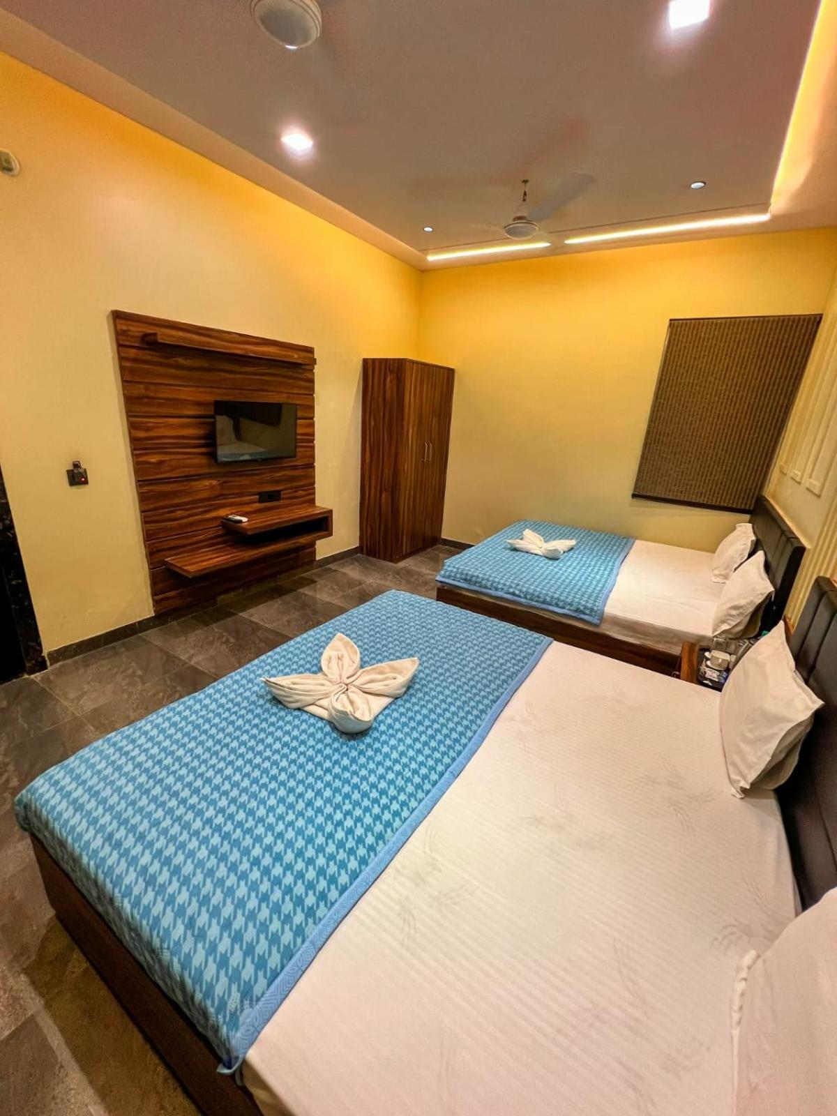 Gsm Hotel Vrindāvan Extérieur photo